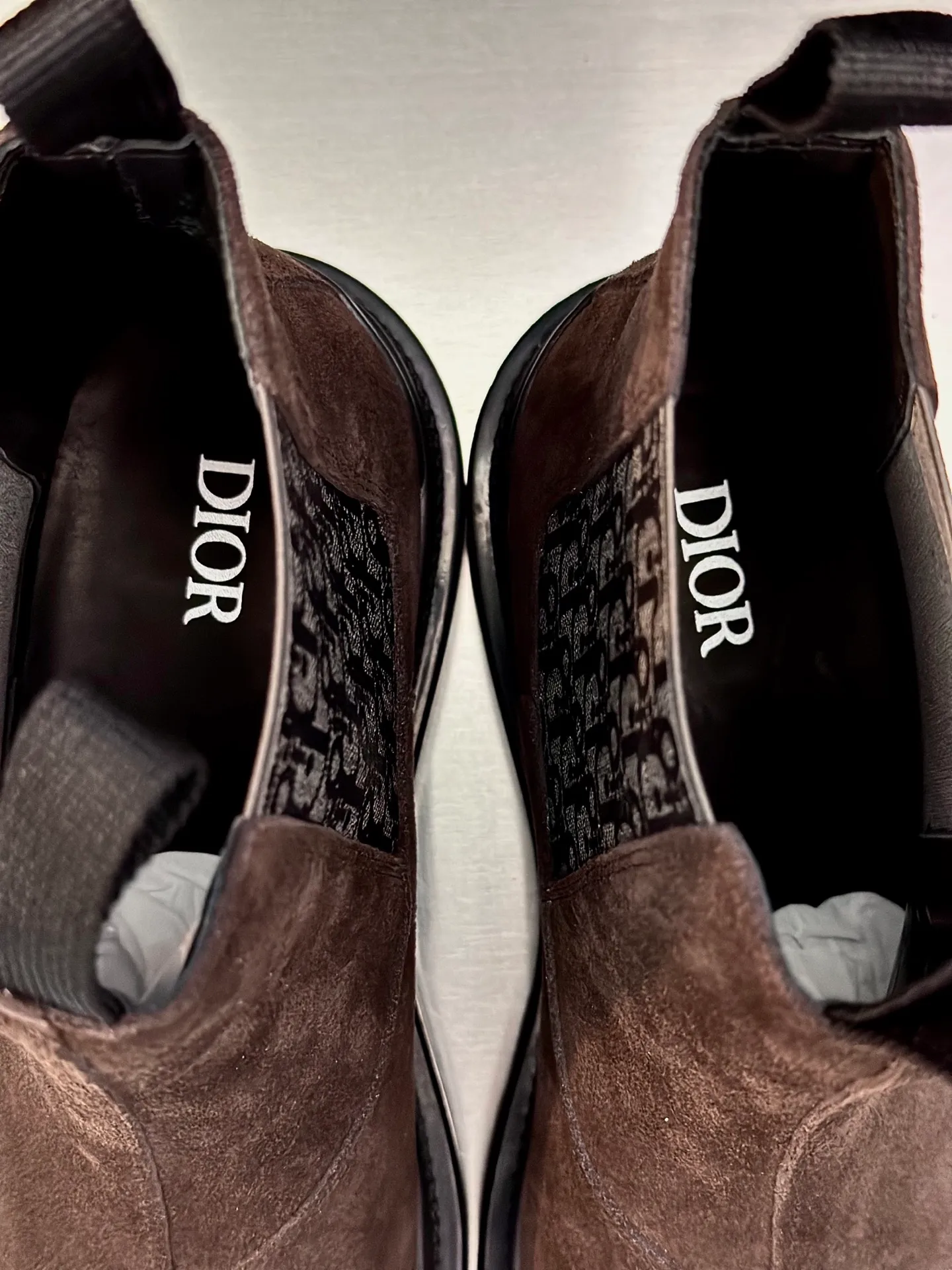Men's shoes 💰920 Dior Dior high-top sneakers, top-quality goods produced in Dongguan, show version, leading counter trial style, Nappa cowhide material, light and breathable, soft and comfortable, easier to put on and take off, calfskin leather edging, distinctive sports style, genuine leather tongue Dior letter badge, showing the brand style, lightweight embossed pattern rubber sole, light and genuine leather feet, with original packaging Size: 39-40-41-42-43-44 (45, 46 customized) leather shoe size